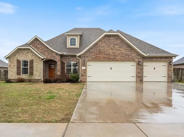 379 Correnti Ct, Springdale, AR 72762