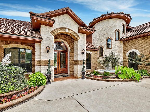 2nd image of 18 Lakeway Dr