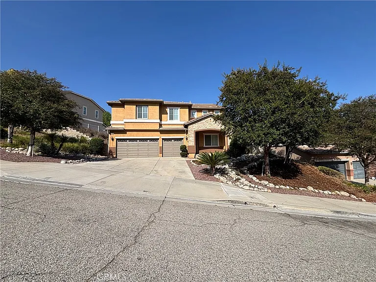 7459 Tuolumne Ln — Photo 2