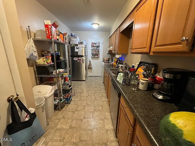 1022 Sandlin Pl #J — Photo 6