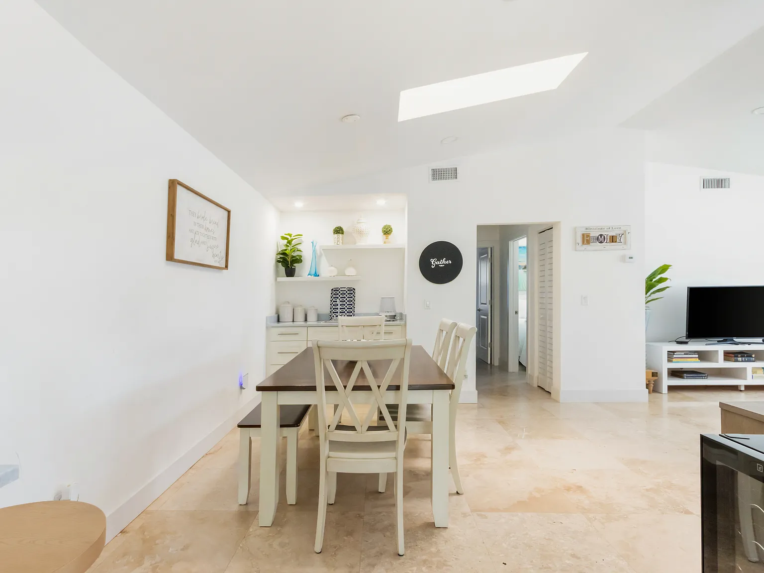 2 bed, 1200 sqft, $3,500 — Photo 4
