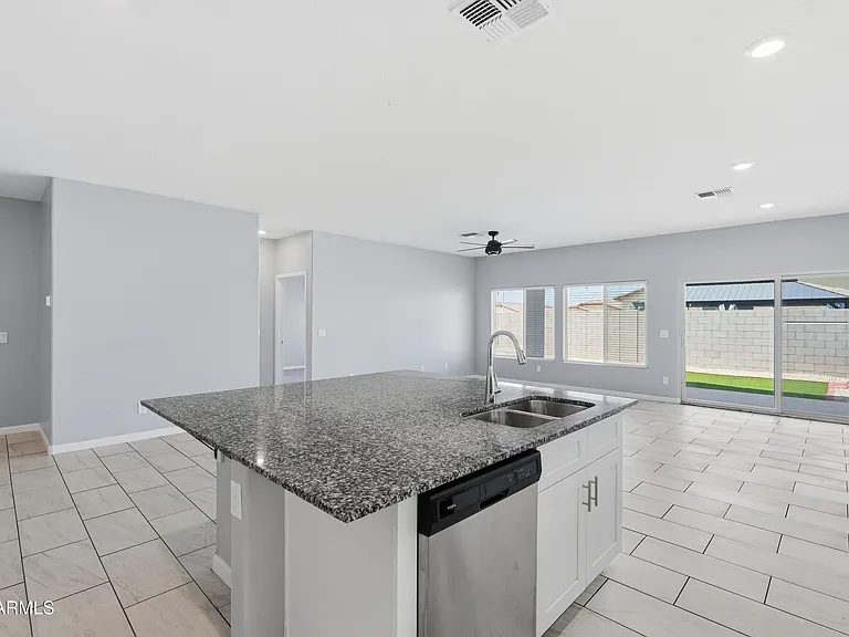 1692 W Aztec Dr — Photo 32