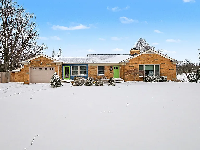2907 Cascade Rd SE — Photo 1