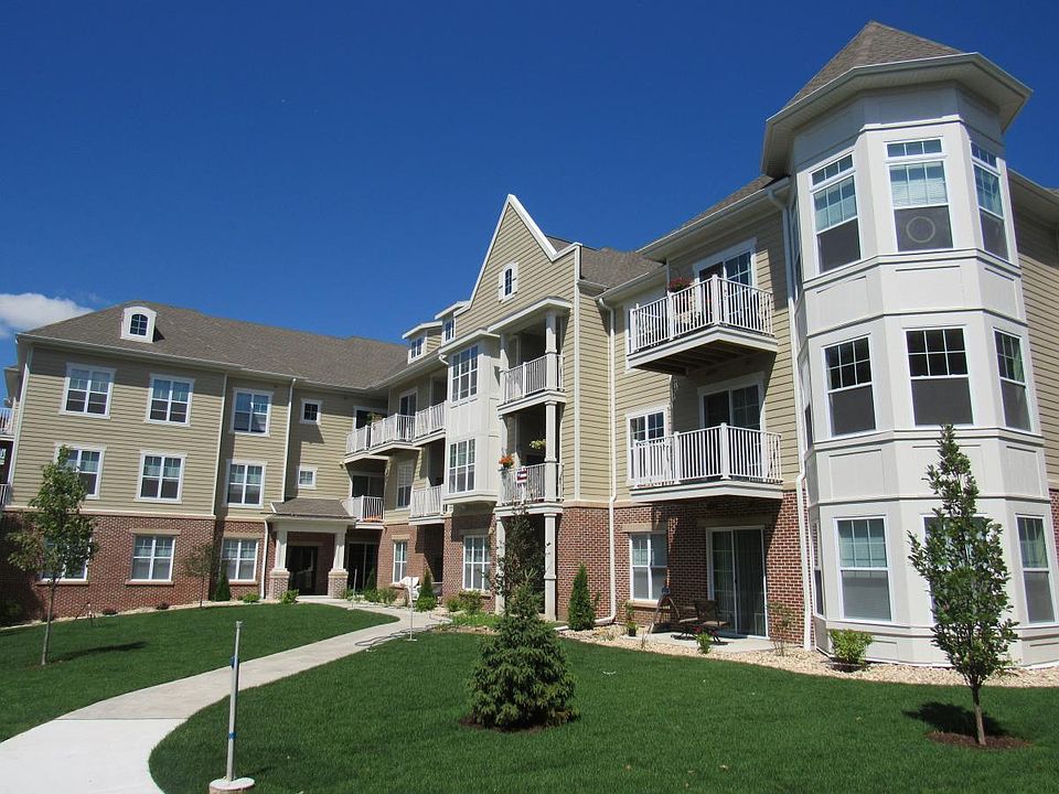 2nd image of 180 E Capitol Dr Unit 203