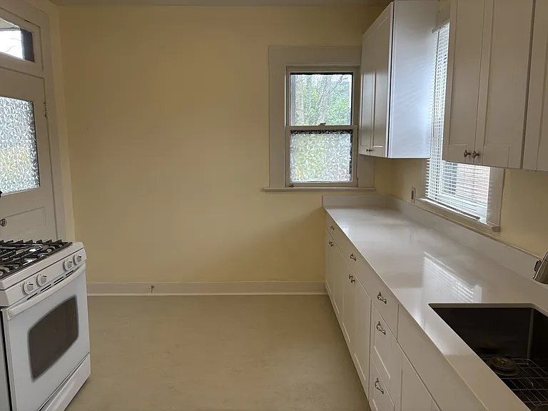 2311 SE Hawthorne Blvd — Photo 8