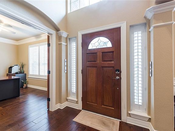 3rd image of 1441 River Forest Dr