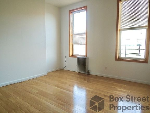 4th image of 274 Nassau Ave APT 3R