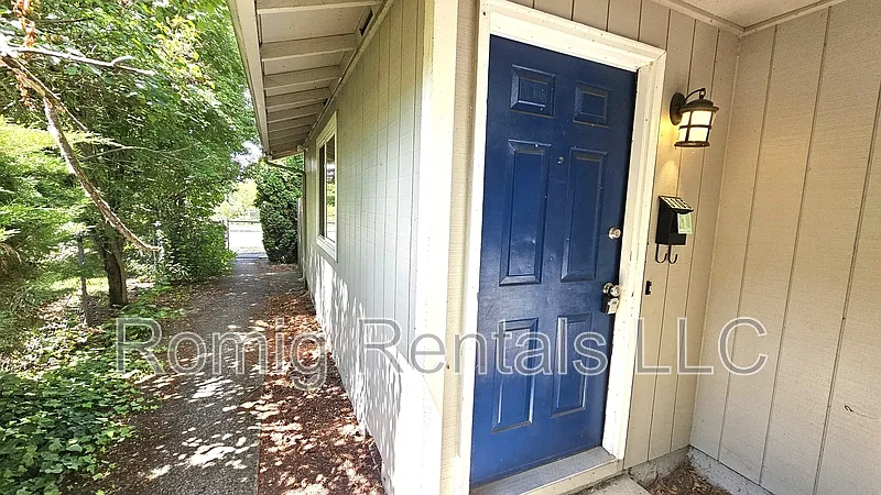 2 bed, 1.0 bath, 874 sqft, $1,595 — Photo 2