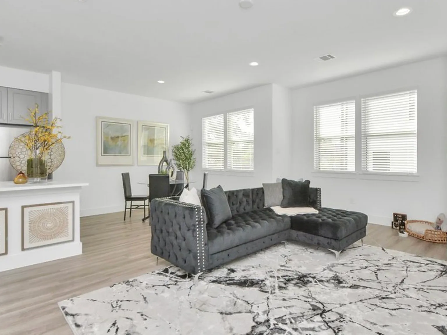 3 bed, 1555 sqft, $2,595 — Photo 1