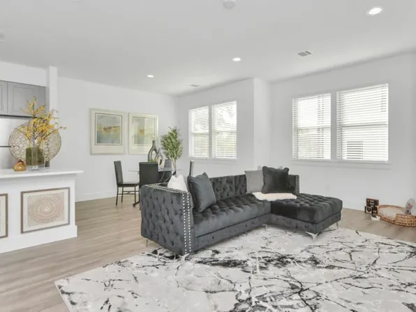 9000 Lonestar Creekbend Ln, Houston, TX 77080