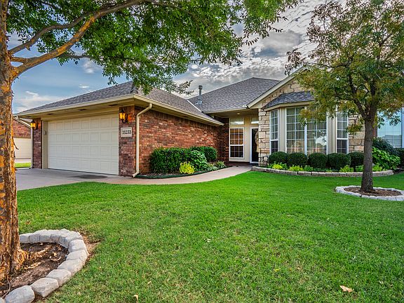 3rd image of 15233 Rocky Mountain Dr