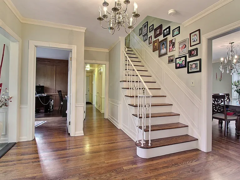 14575 Shaker Blvd — Photo 2