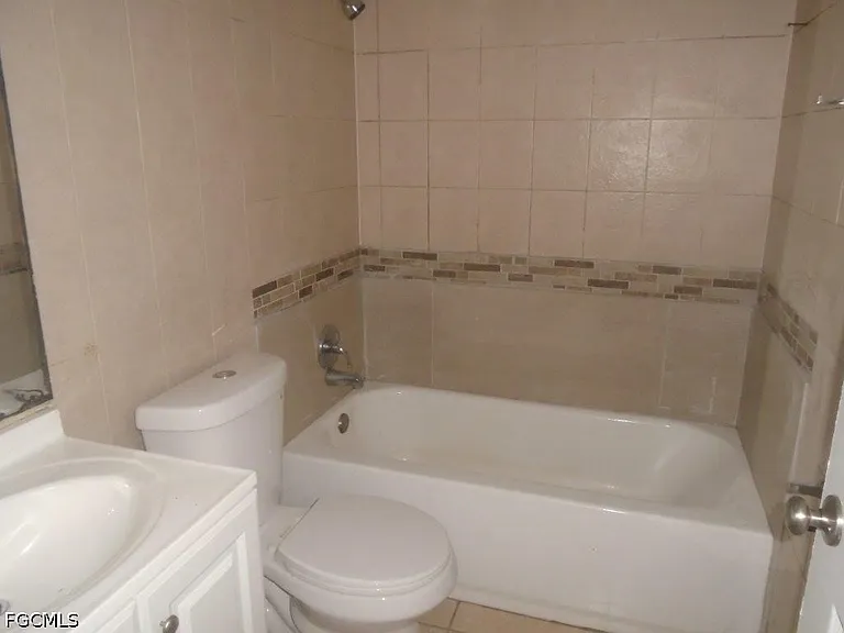 4941 Howard St — Photo 7