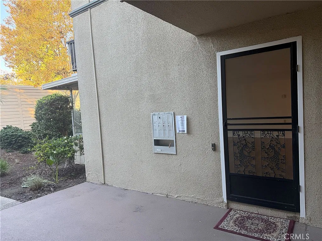 2 bed, 1040 sqft, $3,000 — Photo 2