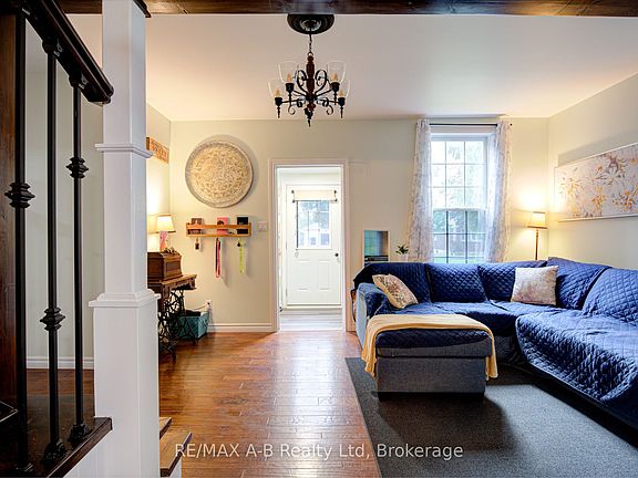 4th image of 40 Blenheim St