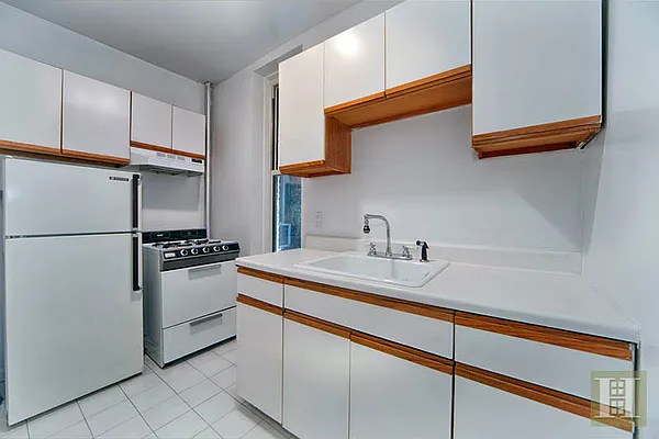 Rented by Halstead Real Estate | media 7