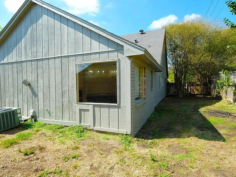 1203 Beckwood Cir — Photo 29