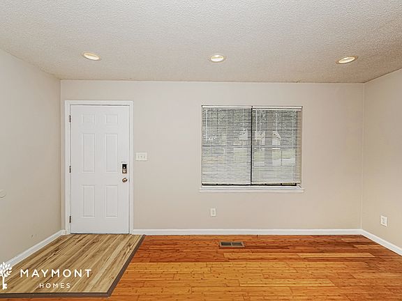 4th image of 6836 Markham Dr