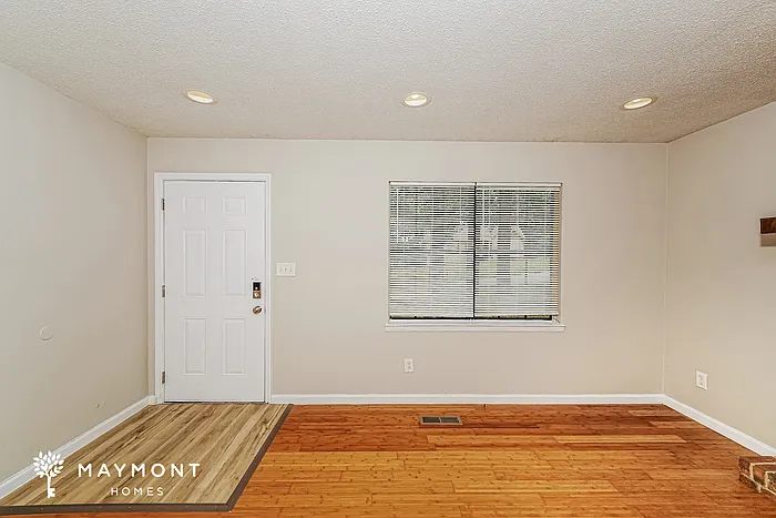 6836 Markham Dr — Photo 4