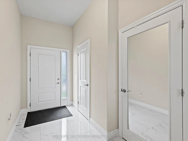 851 Sarnia Rd — Photo 4