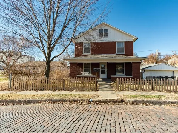 109 N 12th St, Atchison, KS 66002