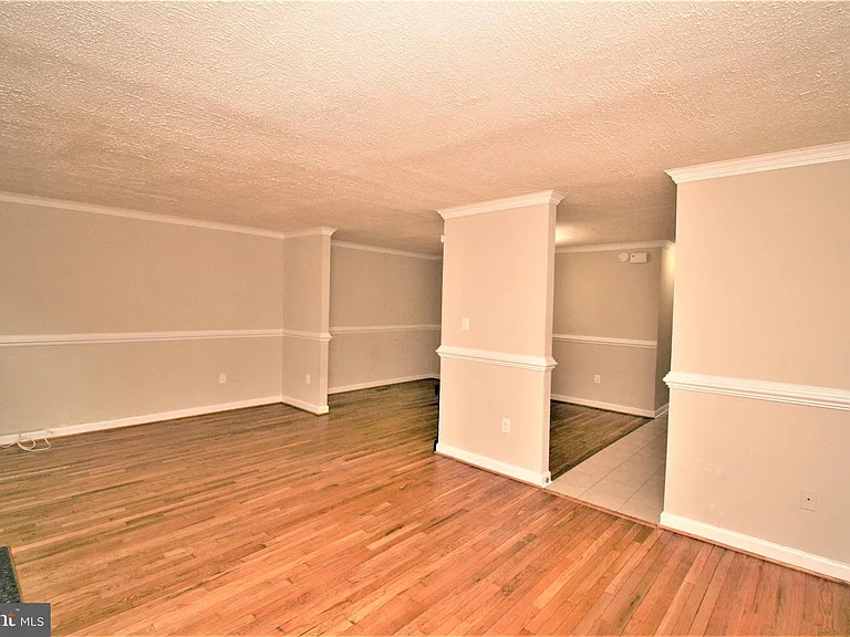 118 Middle Point Ct — Photo 3