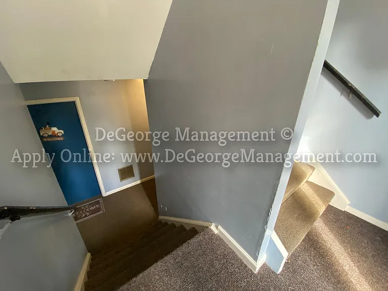 Woodside Court Apartments — Photo 13