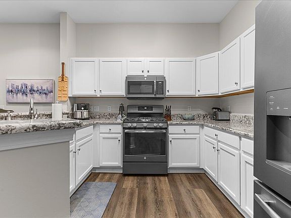 3rd image of 2279 S Main St