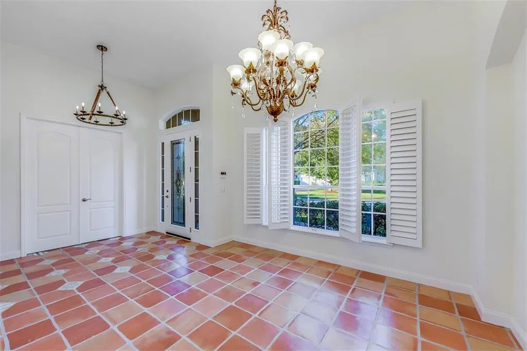 3 bed, 2149 sqft, $3,800 — Photo 2