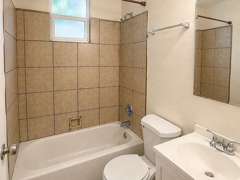 1540 S State St #1 — Photo 4
