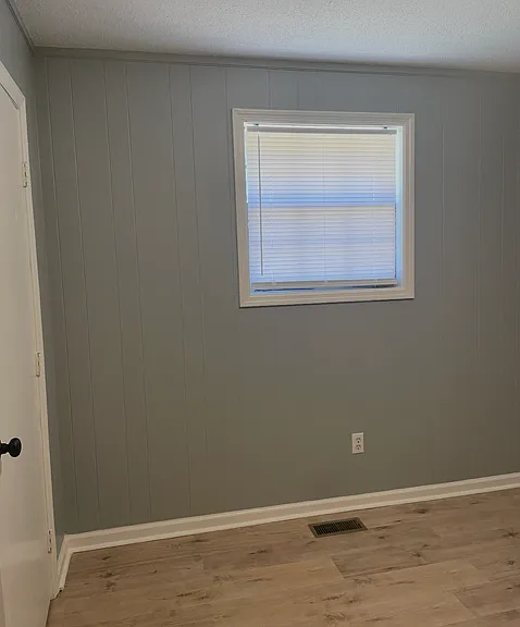 2192 Hillcrest St NE — Photo 8