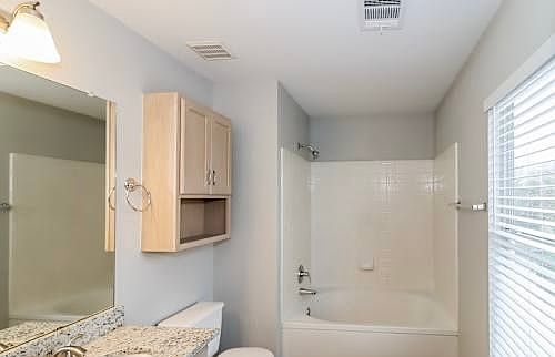 4th image of 222 Sunny Brook Dr