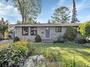 1190 Parkway Dr, Ottawa, ON K2C2W2
