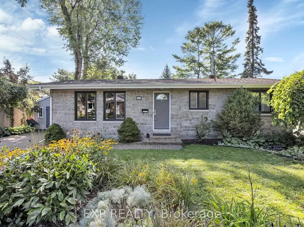 1190 Parkway Dr, Ottawa, ON K2C 2W2