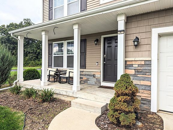 4th image of 6472 Caddam Wood Ave