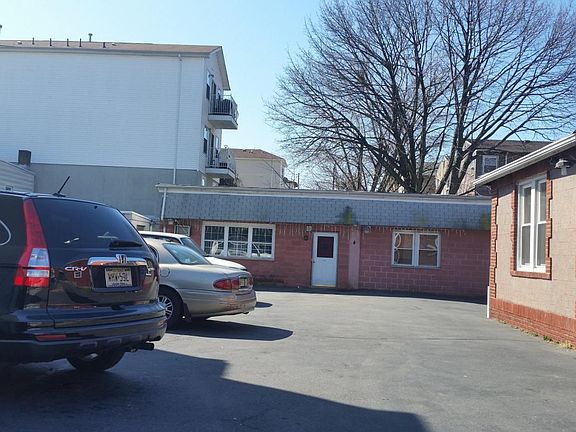 5th image of 313 Sip Ave