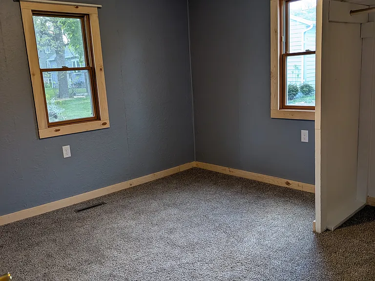 205 N Chestnut Ave — Photo 4