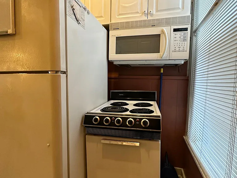 826 Main St #1 — Photo 10