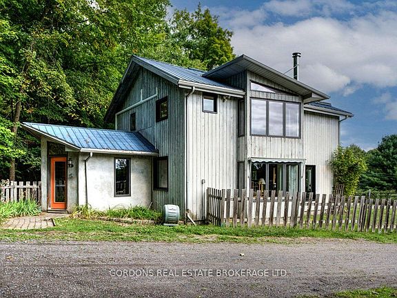 3rd image of 1084 Moon Rd