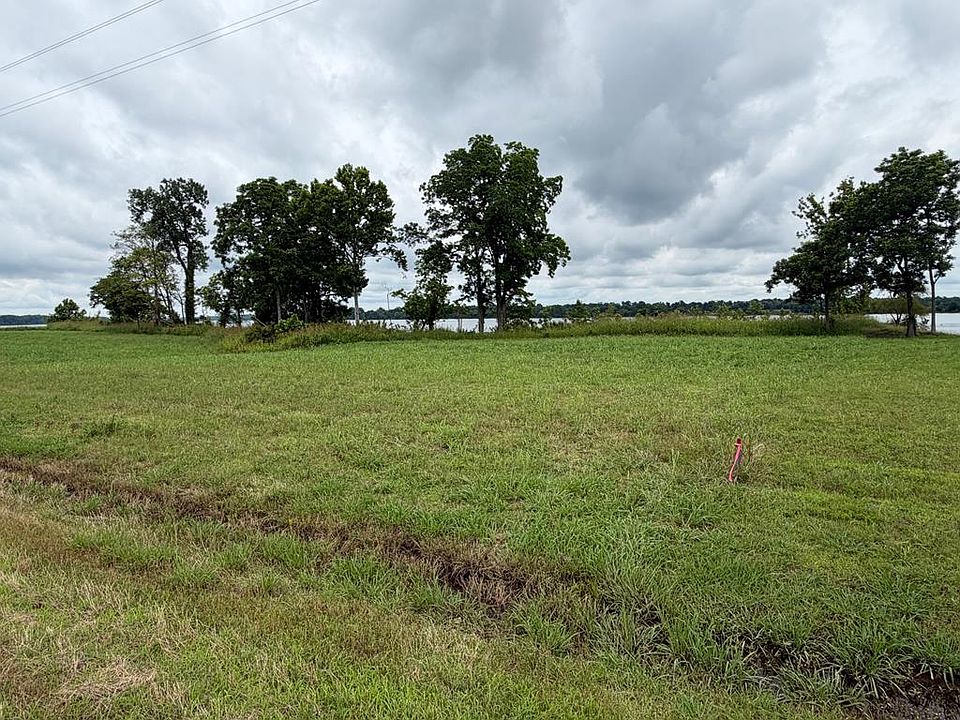 1st image of 8 Eagle Lake Shore Rd