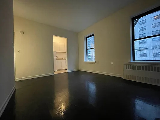 Rented by HOLTON REAL ESTATE INC. | media 20