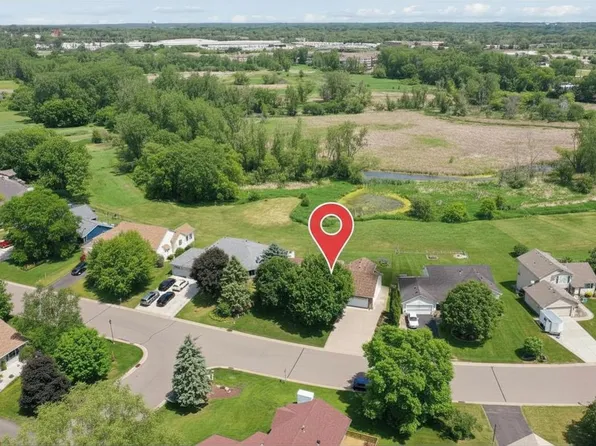 5461 Golfview Ave N, Oakdale, MN 55128