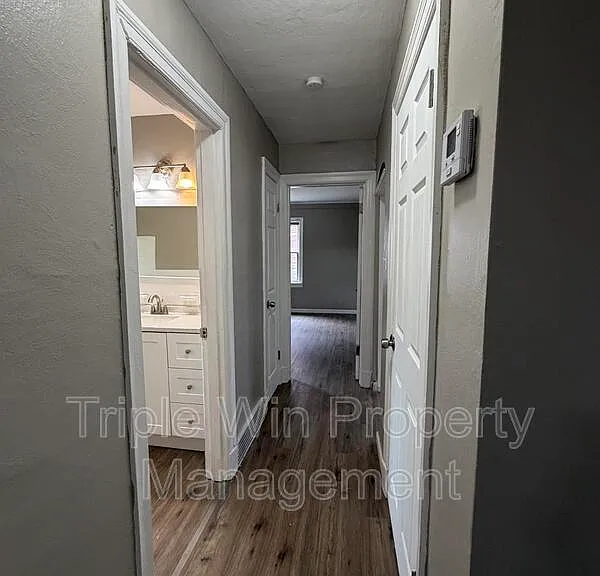 802 Rolwes Ave — Photo 20