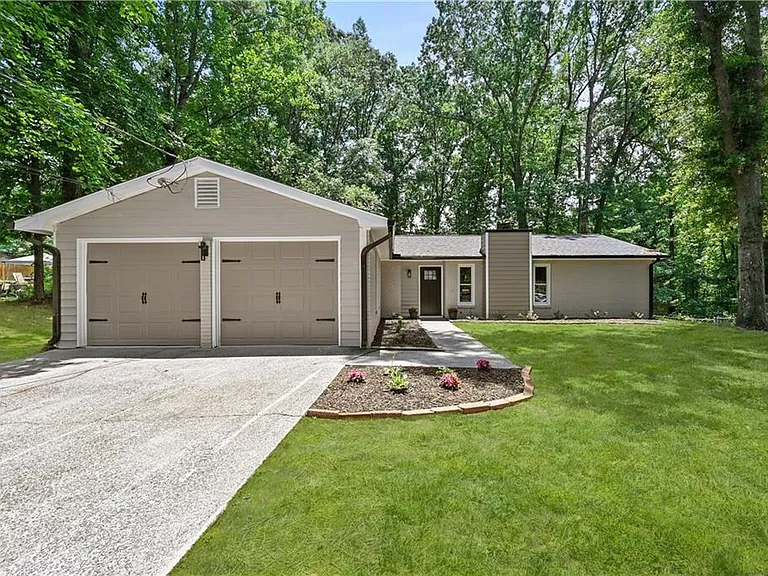 4246 Nora Ln — Photo 1