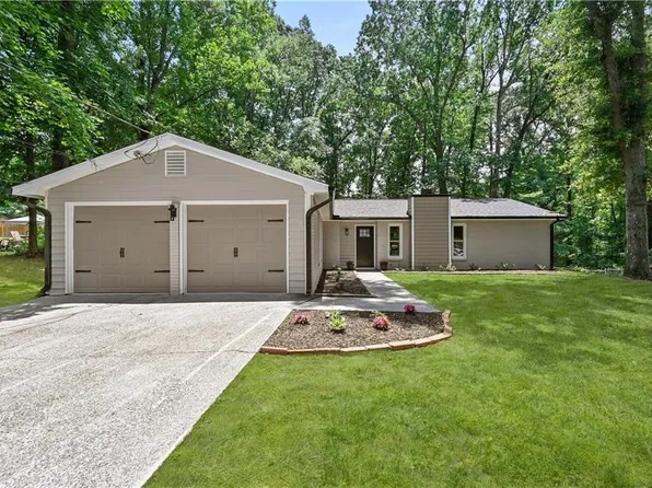 4246 Nora Ln, Duluth, GA 30096