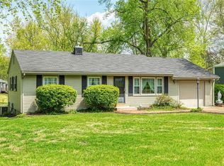 605 Nancy Pl, Ballwin, MO 63021