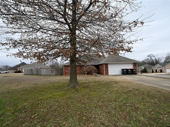 4382 Osprey St, Springdale, AR 72762