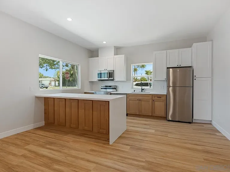 1489 Fern Ave #1 — Photo 4