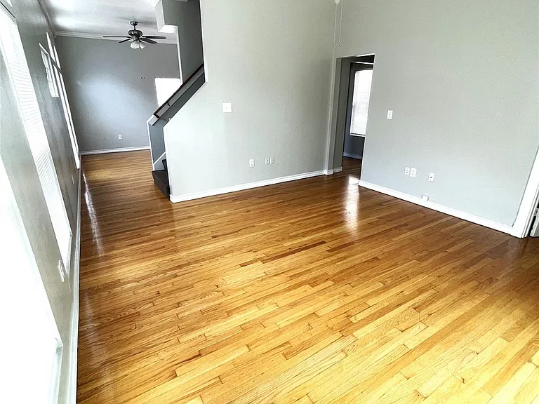4122 Drake St #1/2 — Photo 7