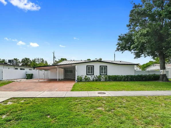 124 Davis Road, Palm Springs, FL 33461